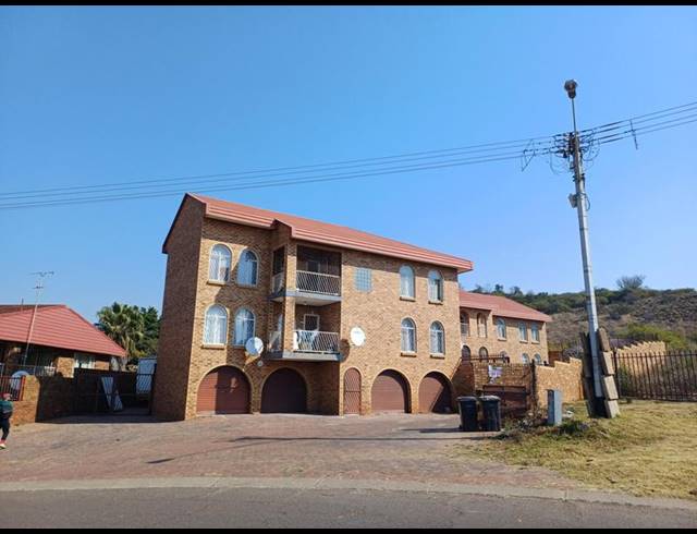 11 BEDROOM APARTMENT FOR SALE IN LAUDIUM